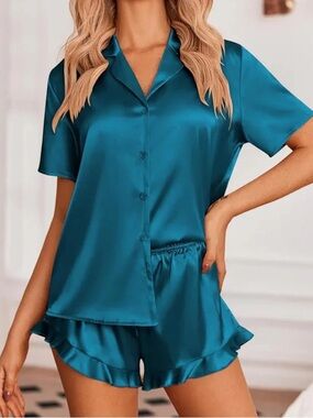 Nwt Ekouaer Satin Short Sleeve Pajama Set in Teal